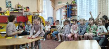 Час почитайки «Про самых милых и любимых» Час почитайки «Про самых милых и любимых»