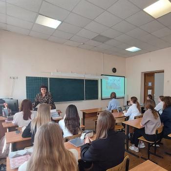 Обзор «Из книги - на экран» (экранизация литературных произведений) Обзор «Из книги - на экран» (экранизация литературных произведений)