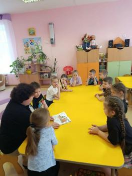 Громкие чтения «Веселое стихотворение» Громкие чтения «Веселое стихотворение»