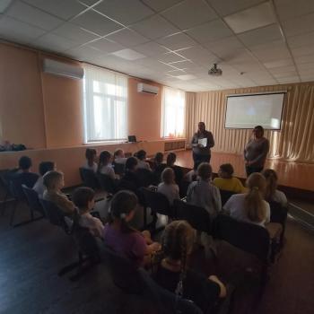 Познавательный час «Обо всем на свете: Небесная стража (рассказы о святых)»