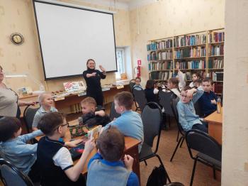 Литературная композиция «В ней торжество ликующего света». Международный женский день.