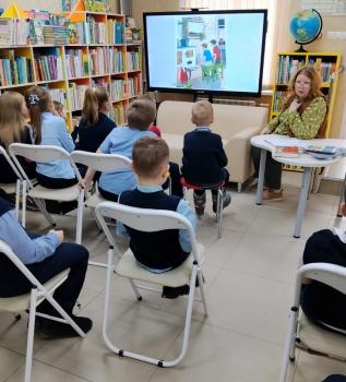 Игровой час «Фантазёры и затейники» (6+) Игровой час «Фантазёры и затейники» (6+)