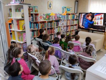 17 апреля в модельной библиотеке №25 им. В.М. Пескова прошли Библиосумерки «Книжные тайны»