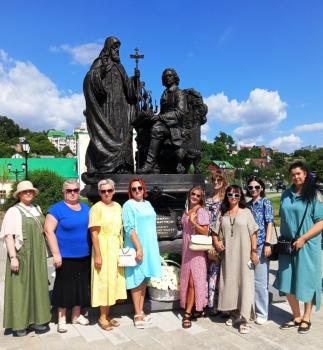 Памятник святителю Митрофану и Петру I установили на Адмиралтейской площади в Воронеже