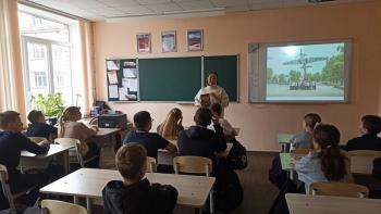 Тематический час «Храним величие России: памятники Великой Отечественной войны»