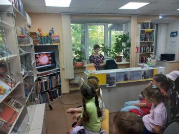 Литературно-познавательная программа «Светлый край берёз, моя Россия»