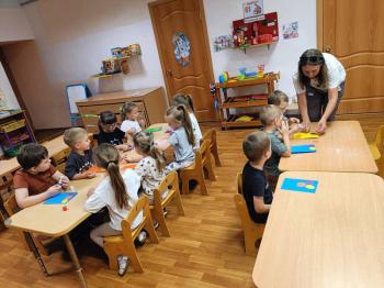 Беседа с мастер-классом на тему «Кто ты, милый Чебурашка?».