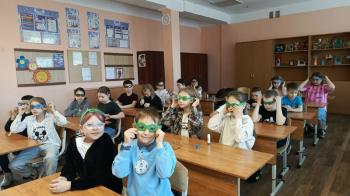 Разговор у выставки «Путешествие в Изумрудный город»