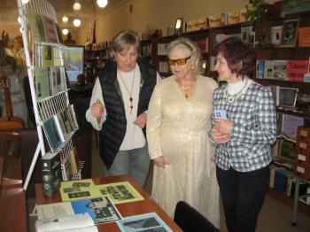 Поэтический час «Я, кажется, в грядущее вхожу…»  