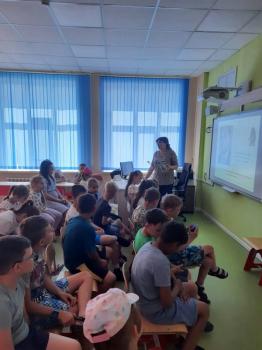 Беседа «Художник и сказочник Владимир Сутеев» 12+