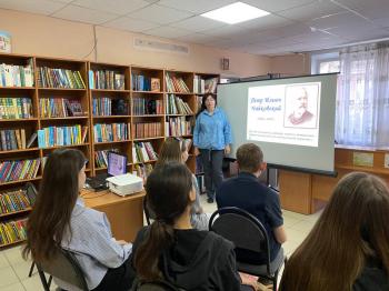 Литературно-музыкальный час «Мир любви, красоты и надежды» 12+