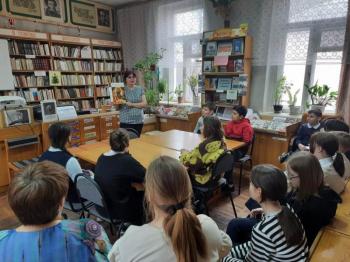 Устный журнал «Мастер мадонн и принц живописцев» 12+